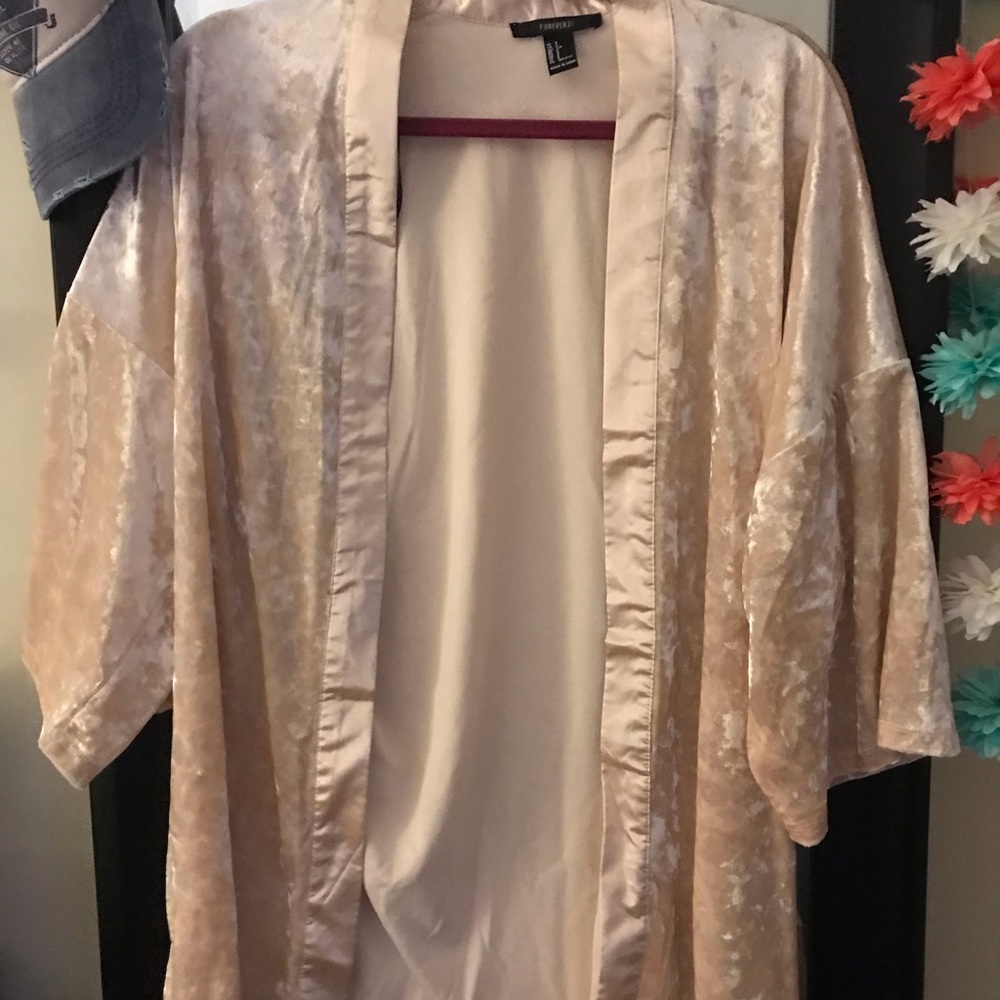 Forever 21 pink velvet kimono
